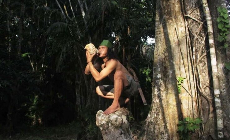 Masyarakat adat suku enggano.(Sumber Foto: fwi.or.id)